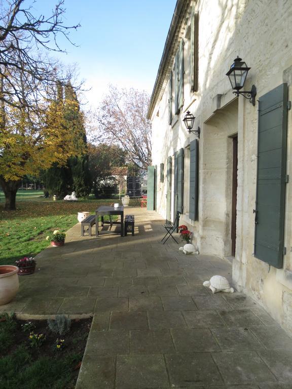 B&B Mas Les Lecques Beaucaire  Oda fotoğraf